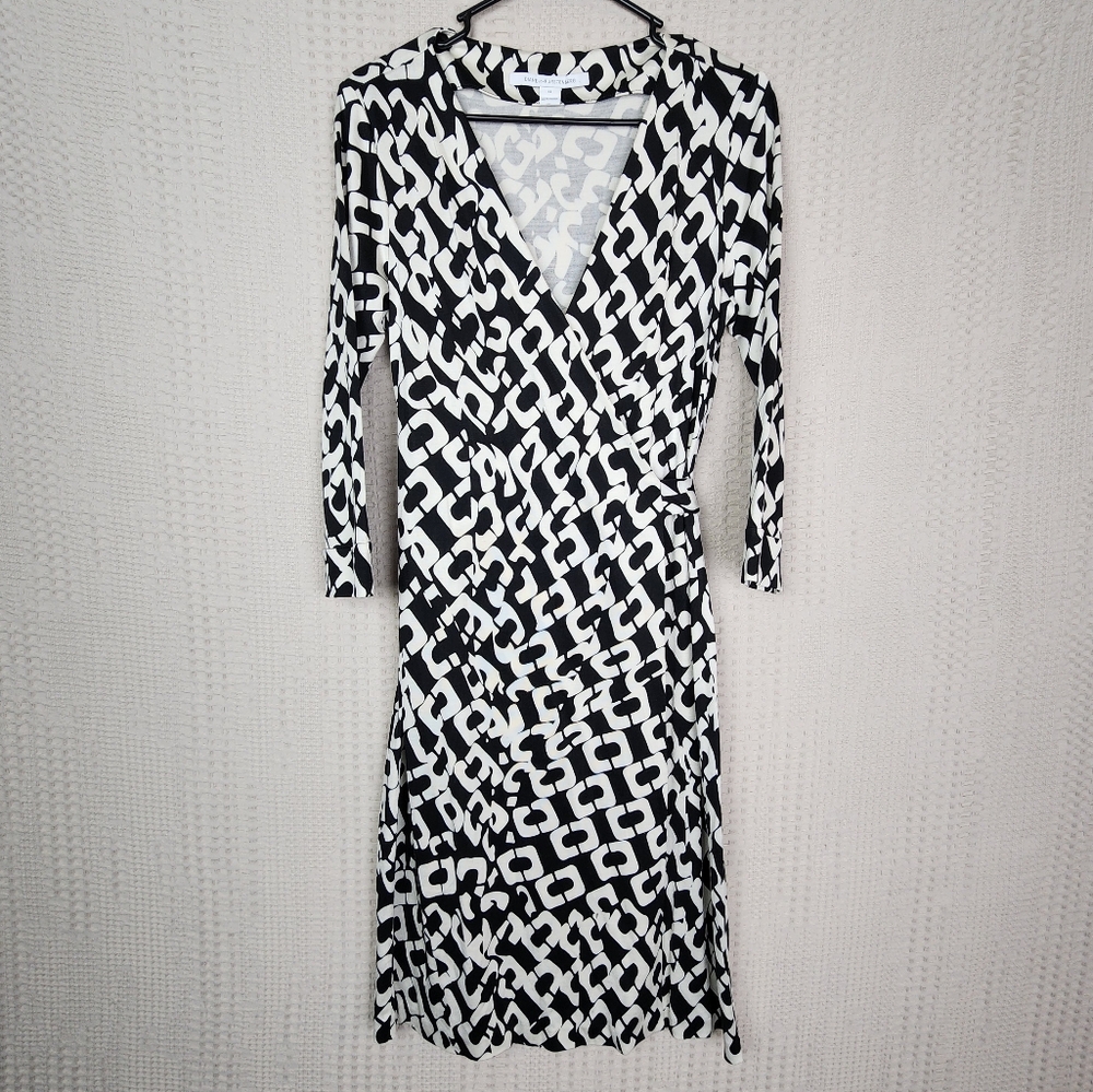 DIANE VON FURSTENBERG Julian Silk Jersey Wrap Dress in Chain Link Medium 12